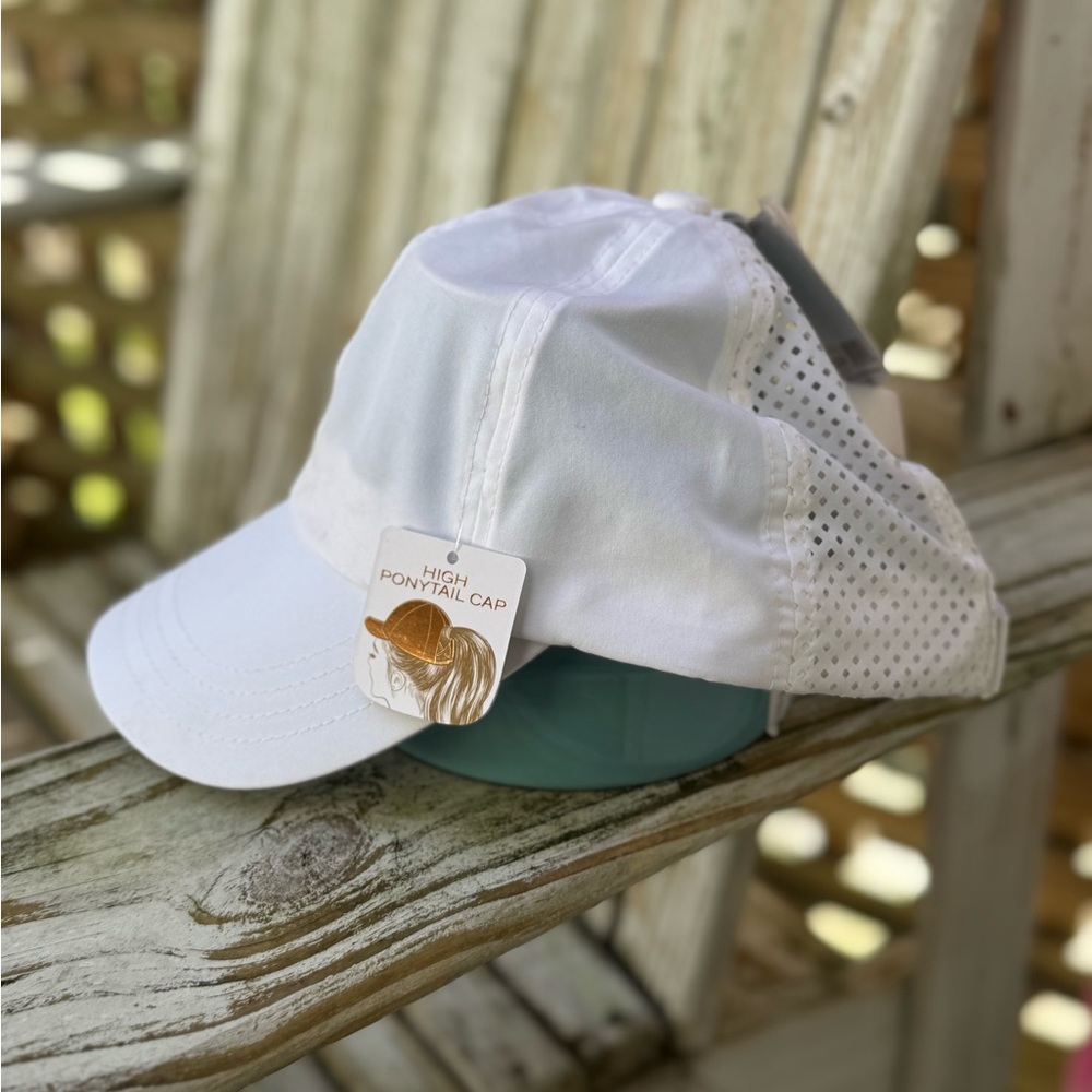 Women’s Ponytail Baseball Cap Running Golf Hat Adjustable White NWT